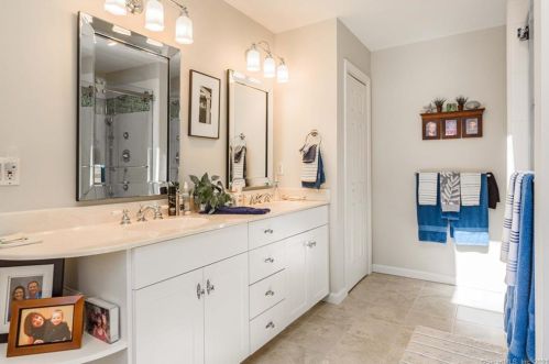 6 Carrington Ln, Farmington CT 06032-2344 exterior