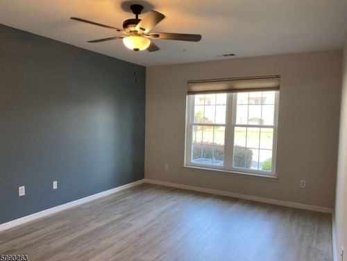 102 Cleveland Ln, Rockaway NJ  07866-5800 exterior