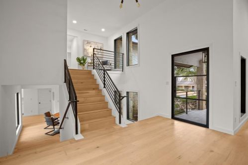 2100 Apricot Gln Dr, Austin TX 78746-7847 exterior