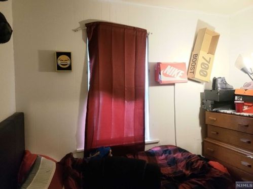 1290 Beaumont Ave, Teaneck NJ 07666-4901 exterior