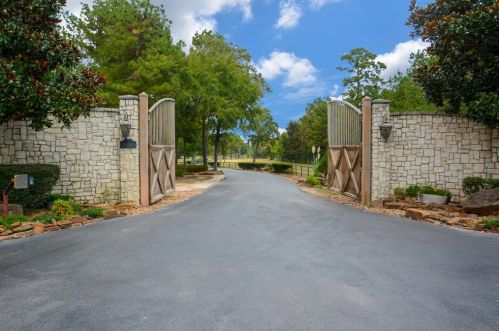 5450 Honea Egypt Rd, Montgomery TX 77316-9483 exterior