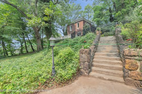 50 Hooper Ave, Atlantic Highlands NJ  07716-1537 exterior