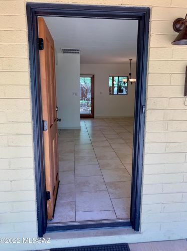 4765 Montecito St, Tucson, AZ 85711-4329