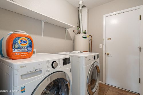 4712 Courtney Dr, Tucson AZ 85705-4822 exterior