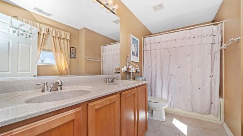 4662 Lamon Ave, Chicago IL 45740-2033 exterior