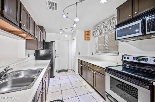 2784 Highcliff Dr, Tucson AZ  85745-3578 exterior