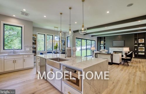 1713 Macon St, Mc Lean VA  22101-5130 exterior