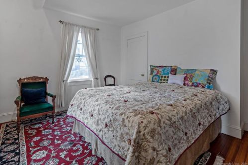 11 Dover Rd, Westport CT 06880-2627 exterior