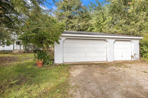 3280 D Ave, Kalamazoo MI  49009-5602 exterior