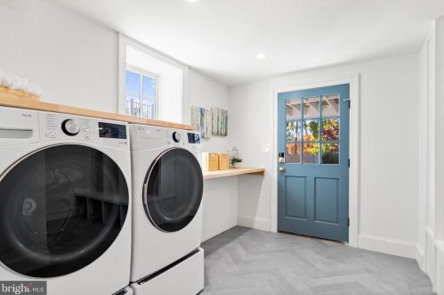 4420 Fessenden St, Washington DC  20016-4054 exterior