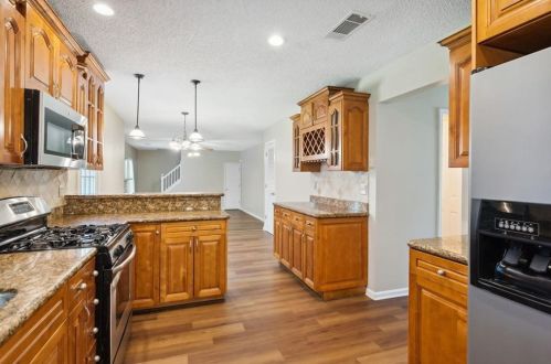 1560 Rogers Crossing Dr, Lithonia GA  30058-7005 exterior