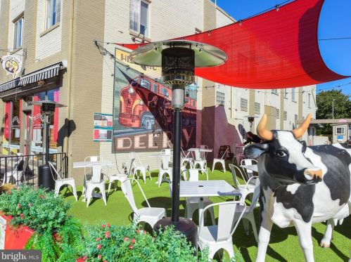 1302 Commonwealth Ave, Alexandria VA 22301-2021 exterior