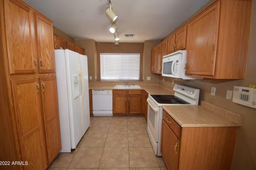 1512 Burgess Ln, Phoenix AZ 85042-5379 exterior