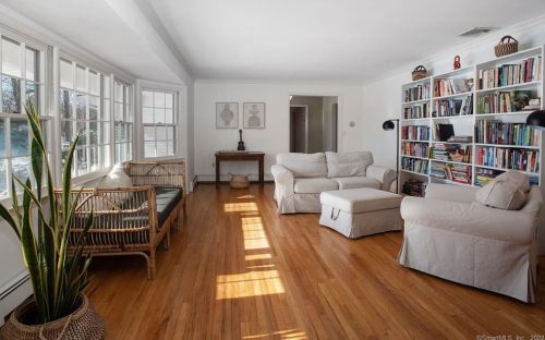 97 Holmes Rd, Ridgefield CT  06877-4303 exterior