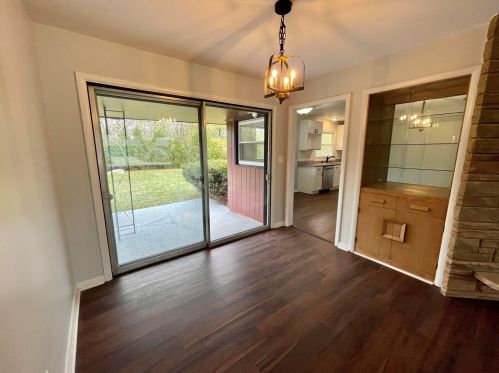 8959 Mohawk Rd, Milwaukee WI  53217-1741 exterior