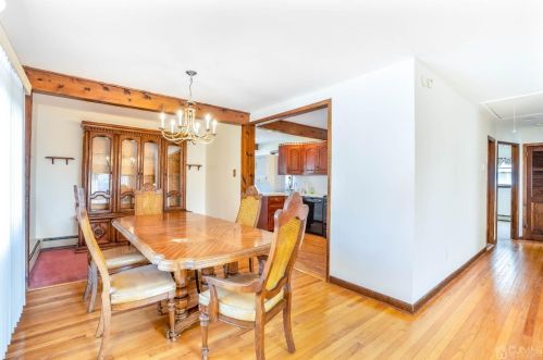 6 Emery St, Iselin, NJ 08830-2405