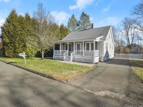 44 New Place St, Wallingford CT  06492-2237 exterior