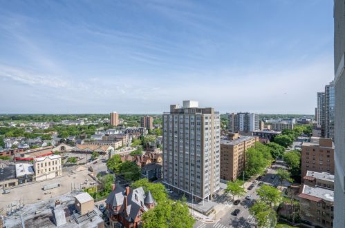 1660 Prospect Ave, Milwaukee WI 53202-2400 exterior