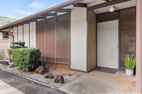 355 Halaki St, Honolulu, HI 96821-2101