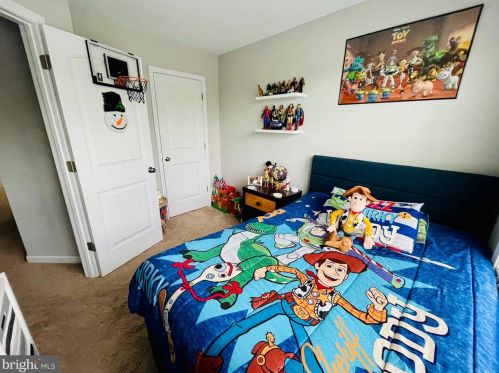 144 Overlook Dr, Hanover PA 17331-9136 exterior