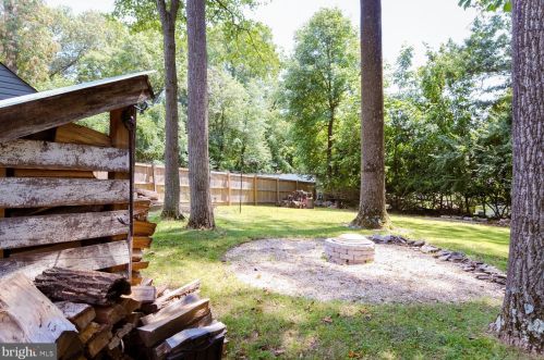 716 Beall Ave, Rockville MD 20850-2107 exterior