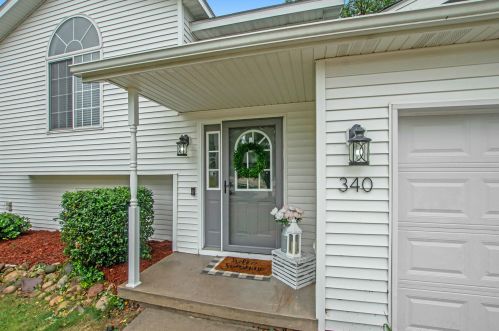 340 Riverwood Dr, Middlevle MI  49333-9092 exterior