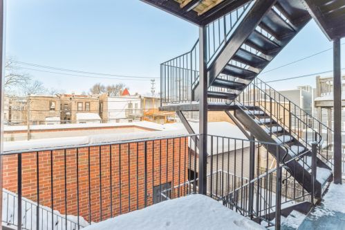 4318 Forrestville Ave, Chicago IL 60653-4176 exterior