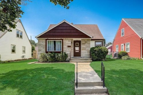 2819 Armour Ave, Milwaukee, WI 53235-5702