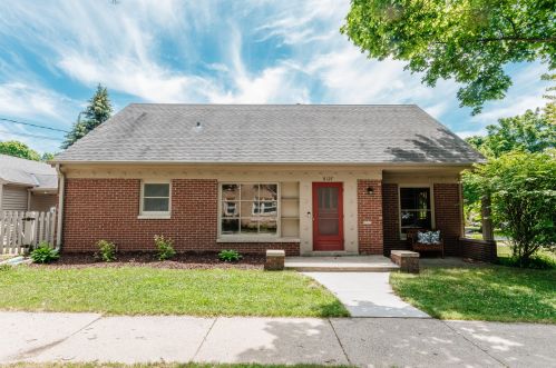 8127 Wright St, Milwaukee, WI 53213-1048