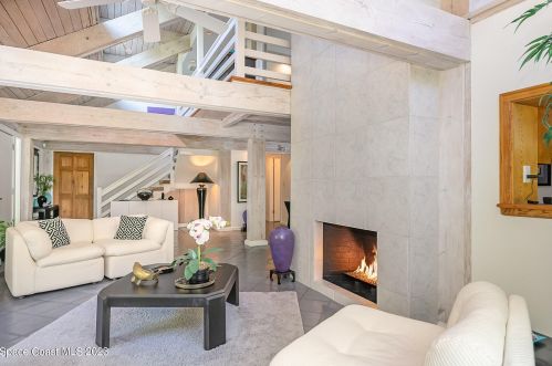 9320 Tropical Trl, Merritt Island FL 32952-5042 exterior