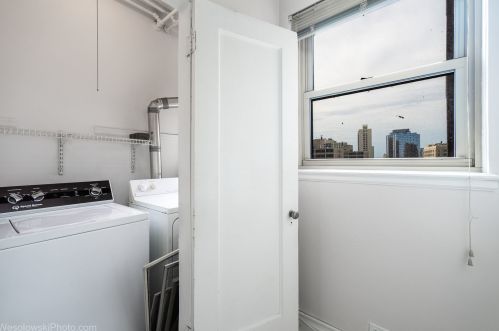 5000 Cornell Ave, Chicago IL  60615-3041 exterior