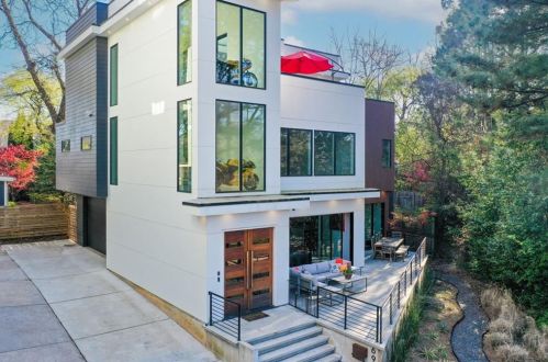 697 Kendall St, Atlanta, GA 30312-1427