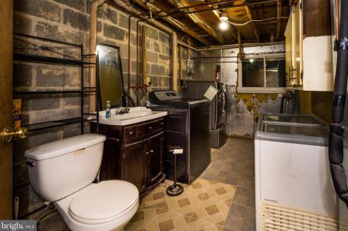 8024 Bosley Ct, Glen Burnie MD 21061-4925 exterior