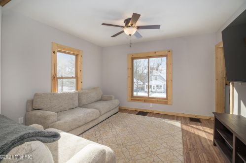 2205 Luella St, Kalamazoo MI 49001-3705 exterior