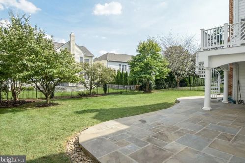 204 Deep Trail Ln, Rockville MD  20850-7753 exterior