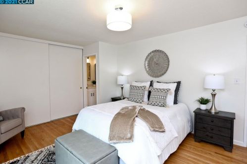 1869 Larkspur Ct, Concord CA 94519-1104 exterior