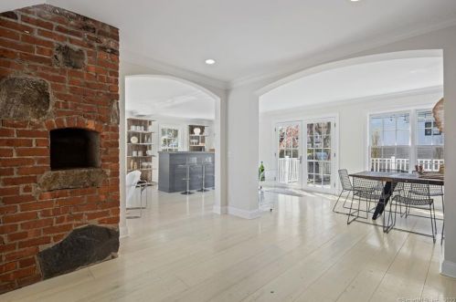 42 Danbury Ave, Westport CT  06880-6821 exterior