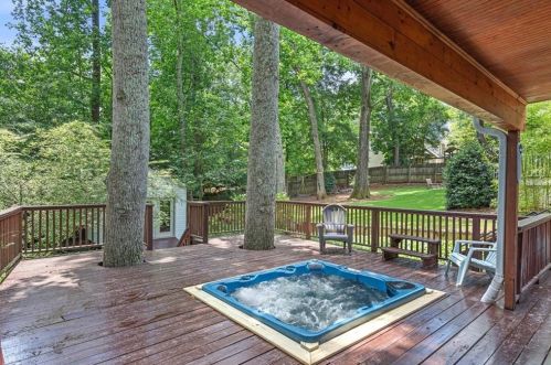 1827 Marlbrook Dr, Atlanta GA 30307-1768 exterior