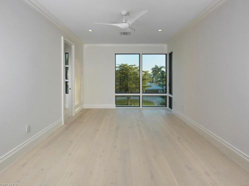 595 16 Ave, Naples FL 34117-2242 exterior