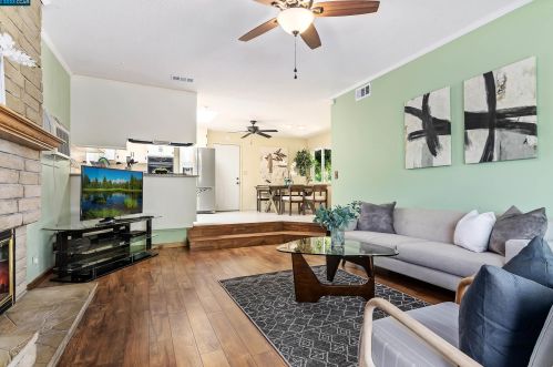 1519 Heartwood Dr, Concord CA 94521-1939 exterior