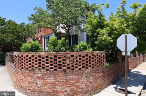 827 Royal St, Alexandria VA  22314-4340 exterior