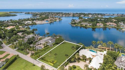3880 Rum Row, Naples, FL 34102-7849