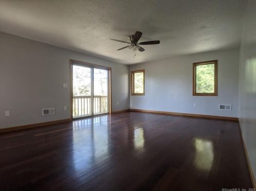 13 Bailey Rd, Enfield CT 06082-4818 exterior