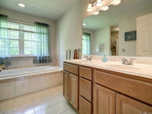 36 Melissa Ter, Middletown NY 10941-3366 exterior