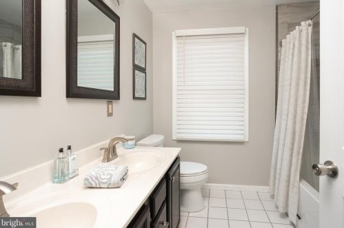 118 Lenox Ave, Trenton NJ 08620-1707 exterior