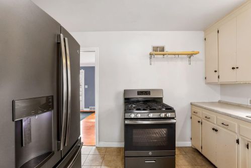 1349 6 St, Saint Paul MN 55106-4801 exterior