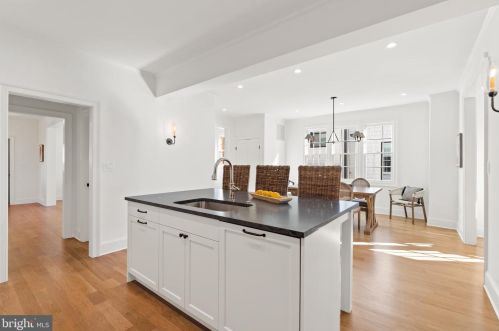 4420 Fessenden St, Washington DC  20016-4054 exterior