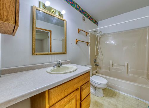 4201 Gladstone St, Duluth MN 55804-2320 exterior