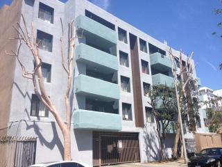 6550 Yucca St, Los Angeles CA  90028-4208 exterior