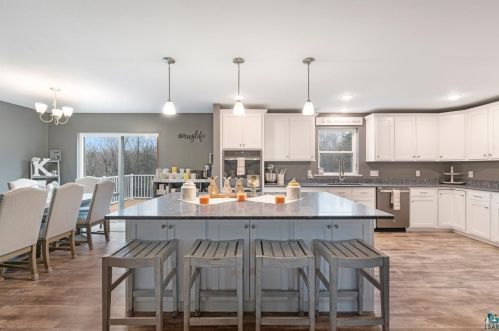 3258 Tischer Rd, Duluth MN 55803-9786 exterior